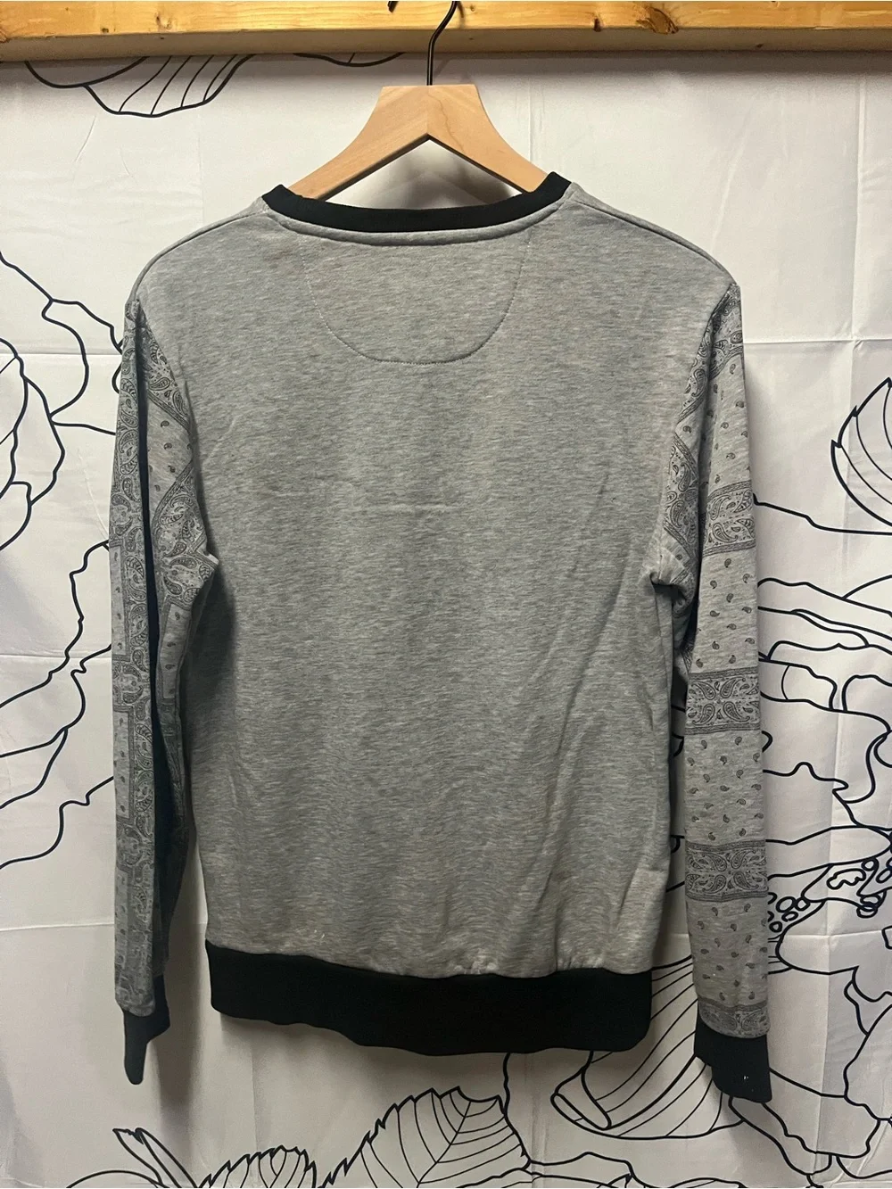 Cotton On Grey Crewneck Sweatshirt with Bandana Print Sleeves (377)